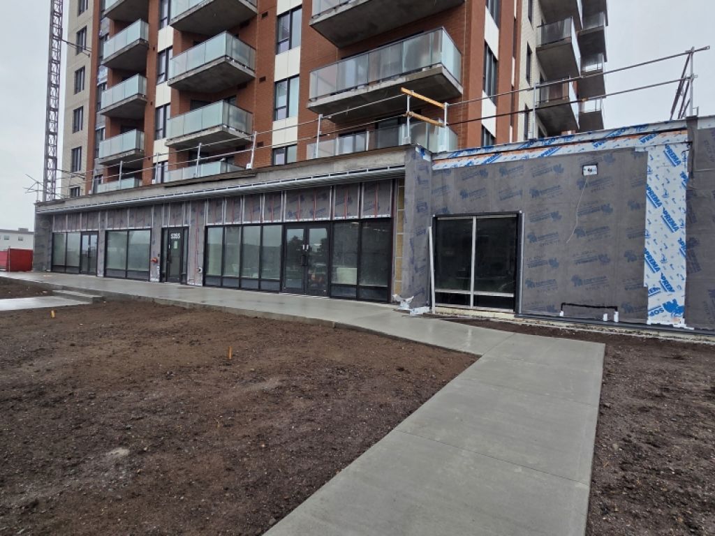 Local commercial � louer � L�vis � Le Rinfret, 5355, boulevard Guillaume-Couture, espace commercial 1