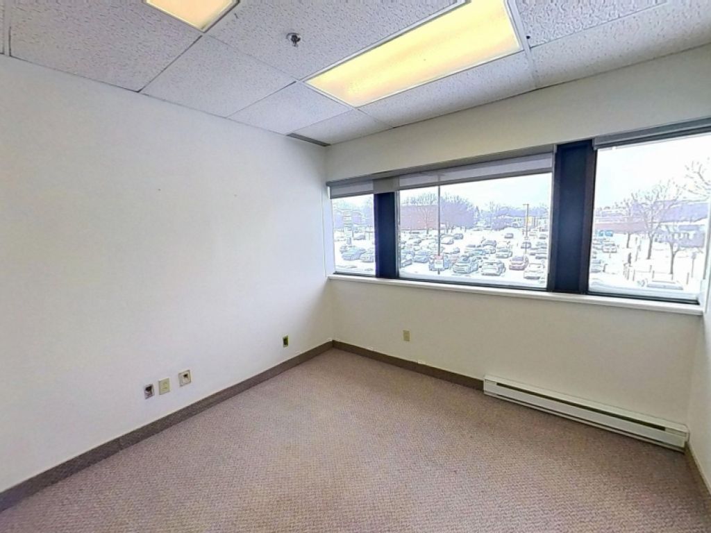 PLAZA LAVAL - STE-FOY - BUREAUX 275-295