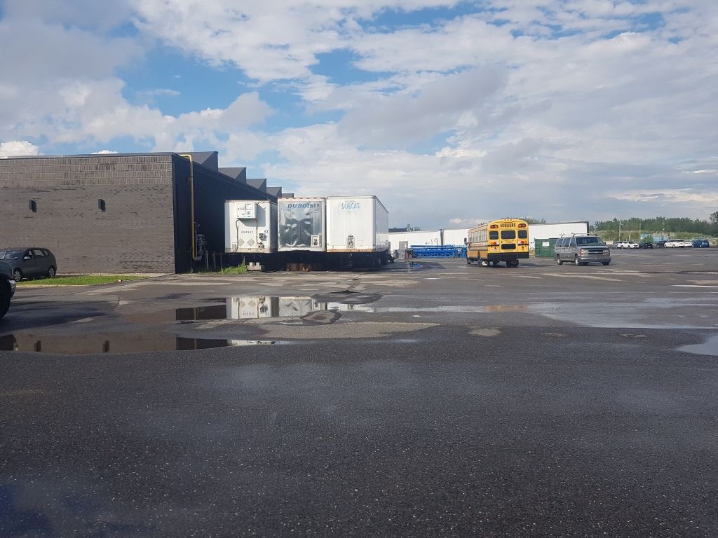 Espace commercial, industriel et bureaux � Longueuil