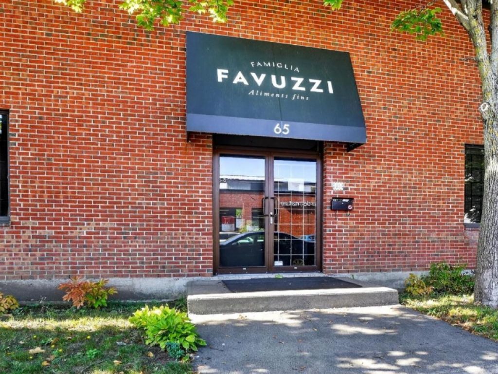 Immeuble industriel � vendre ou � louer � 9700 Rue Clark, Montr�al (Ahuntsic-Cartierville)