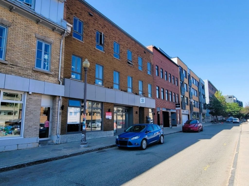 Opportunit� commerciale � louer � Centre-Ville - 700pc