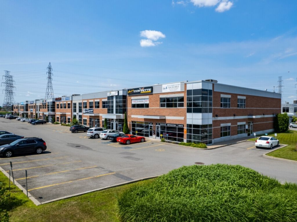 LOCAL � LOUER 1000 pi2 - LAVAL 