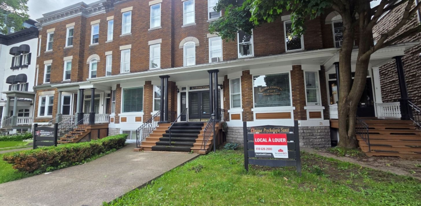 Espace de bureaux partag&eacute;s � Bureaux individuels &agrave; louer - &Agrave; louer