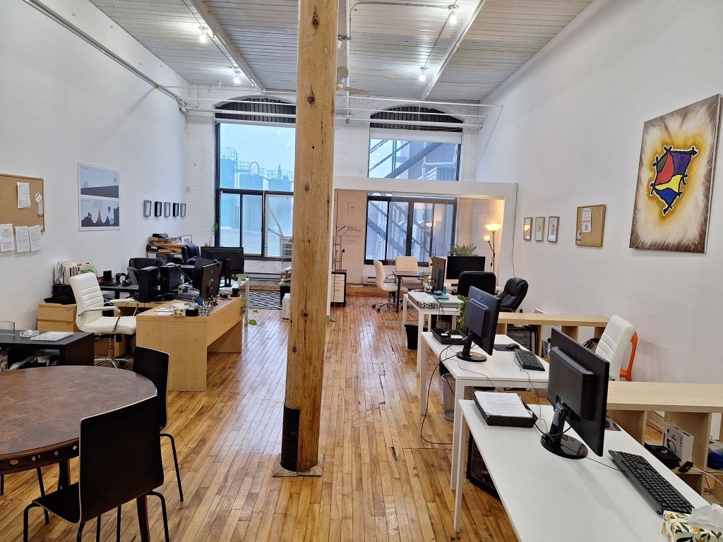 Homey Furnished Office Sublease | Bureau meubl� et chaleureux � St-Henri