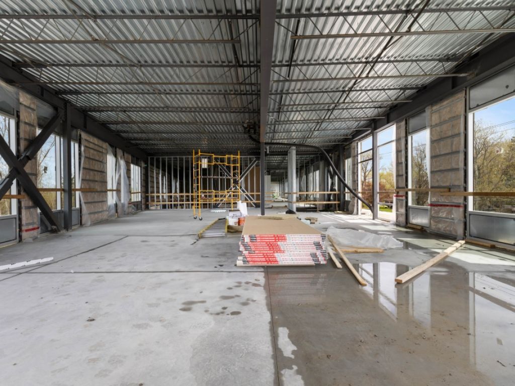 Espace Industriel et Commercial de Premier Choix � Louer