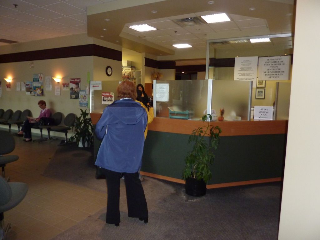 Local commercial pour d�tails, services ou bureaux. 