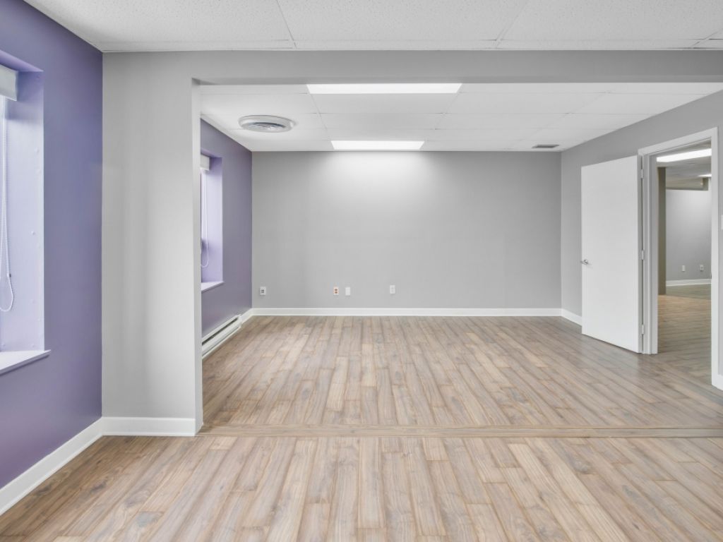 Immeuble � vendre |  Bureau � louer Centre-ville St-J�r�me