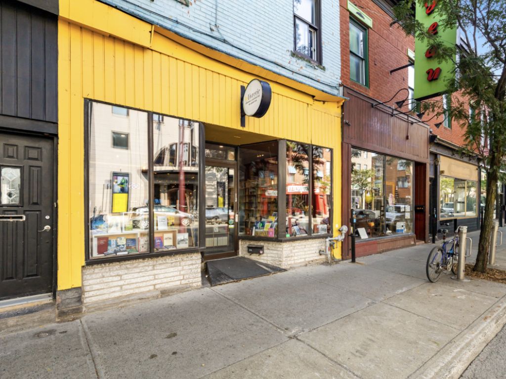 COMMERCIAL SPACE FOR RENT