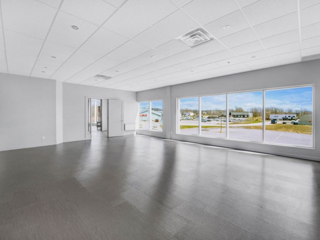 Locaux commerciaux / Bureaux NEUFS ou EXISTANTS � louer au 200 rue Commerciale, Donnacona.