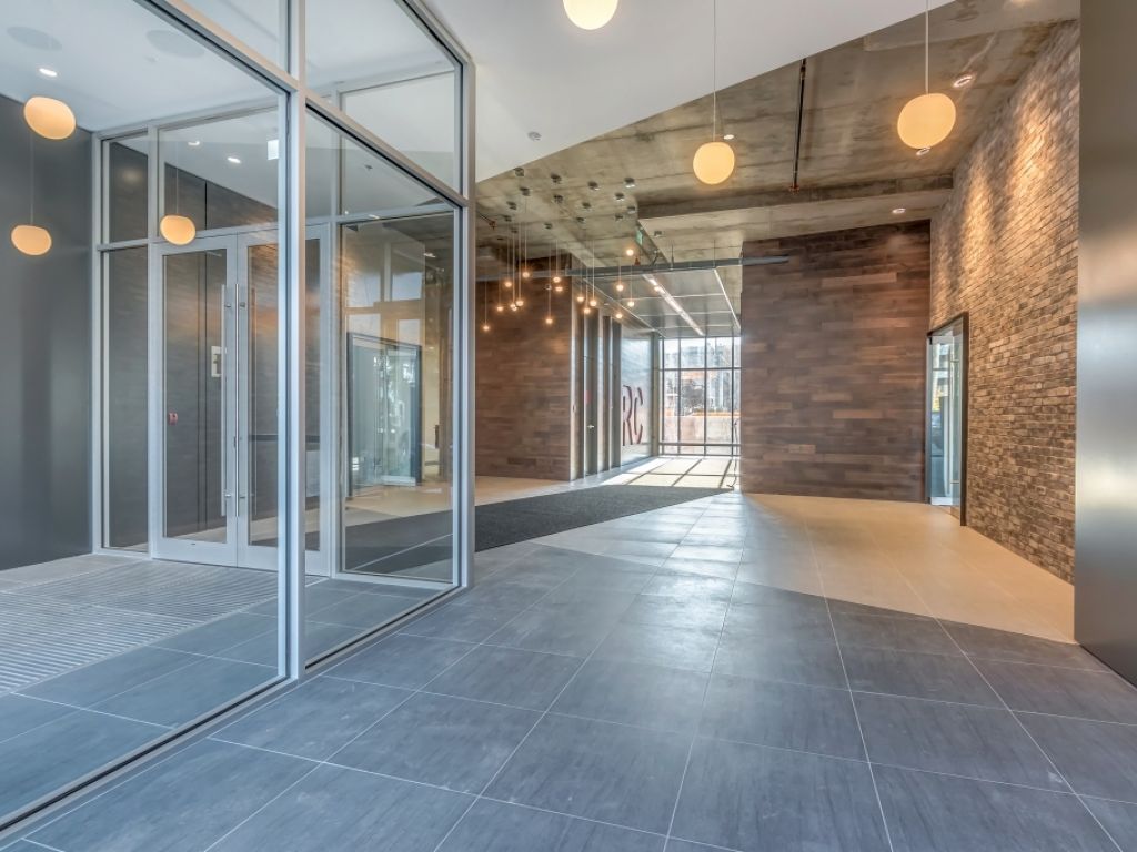 Espace de bureau neuf � louer au Mile-Ex 