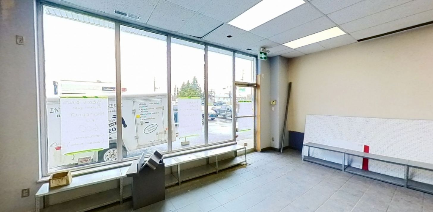 LOCAL COMMERCIALE 1700PC - RUE SEIGNEURIALE BEAUPORT - &Agrave; louer