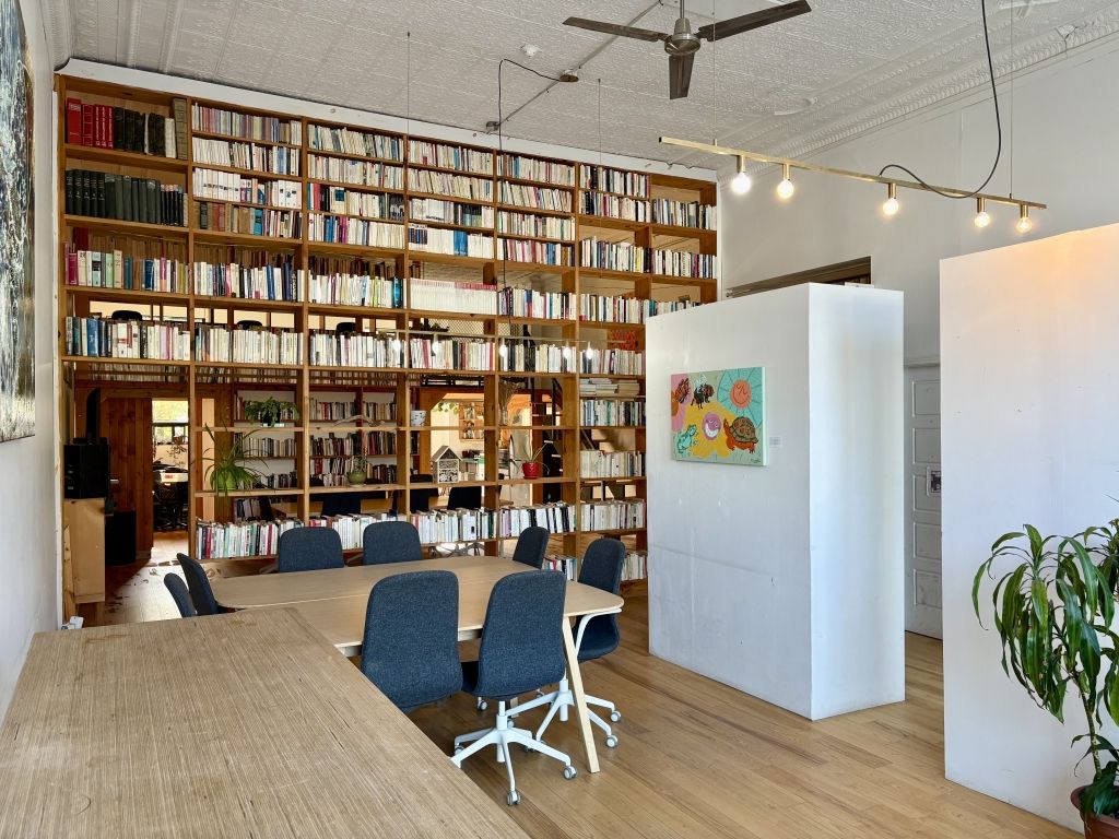 Sous-location de bureaux dans le Mile-End � avec terrasse !