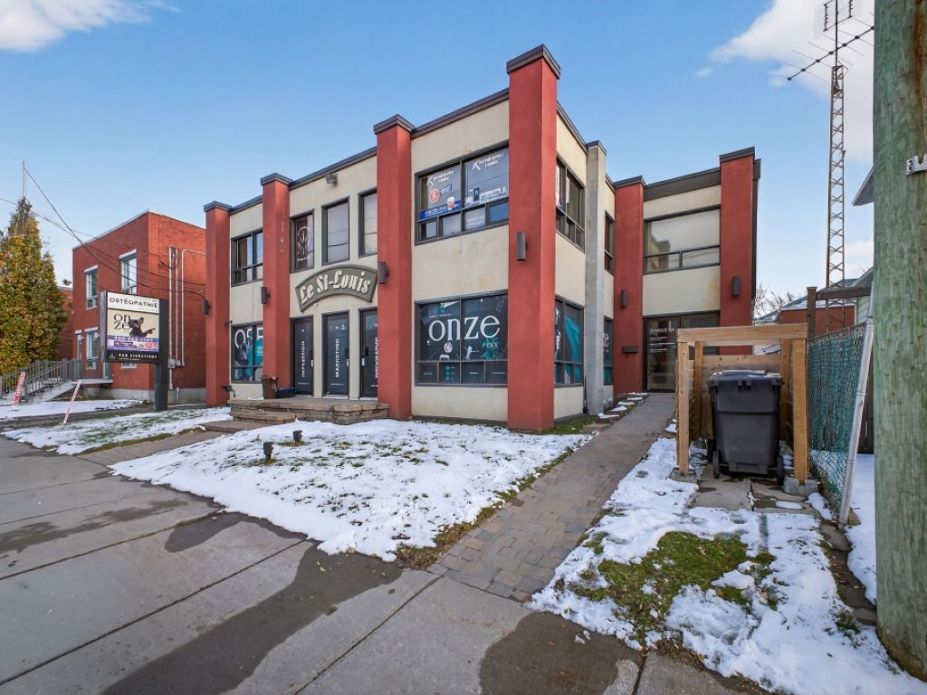 Immeuble commercial et bureaux � vendre