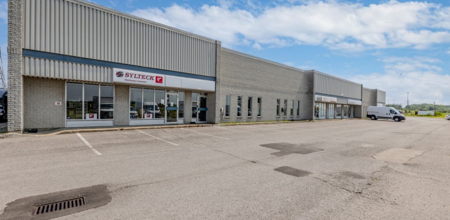 LOCAL PARC COLBERT - 103-104 - 3260 AVENUE WATT - &Agrave; louer