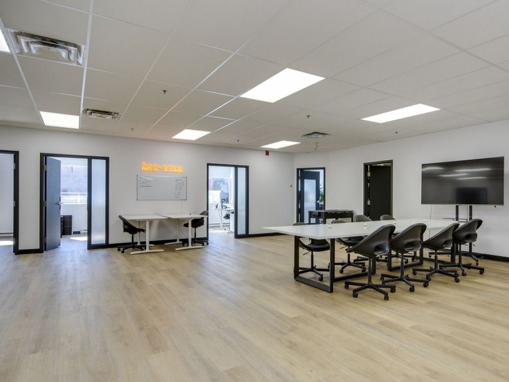 Grand bureau lumineux � louer � Saint-Henri