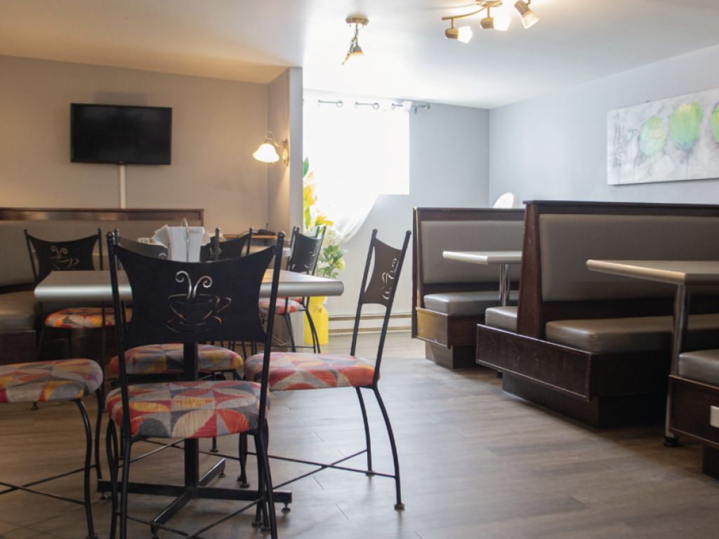 �picerie bien �tablie avec forte client�le locale � Saint-Th�ophile tacq