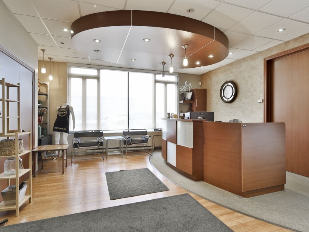 MAGNIFIQUE LOCAL INDUSTRIEL � LOUER