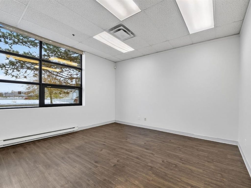 Espace industriel � louer � 1937 Rue Le Chatelier, local 1, Laval (Sainte-Rose)