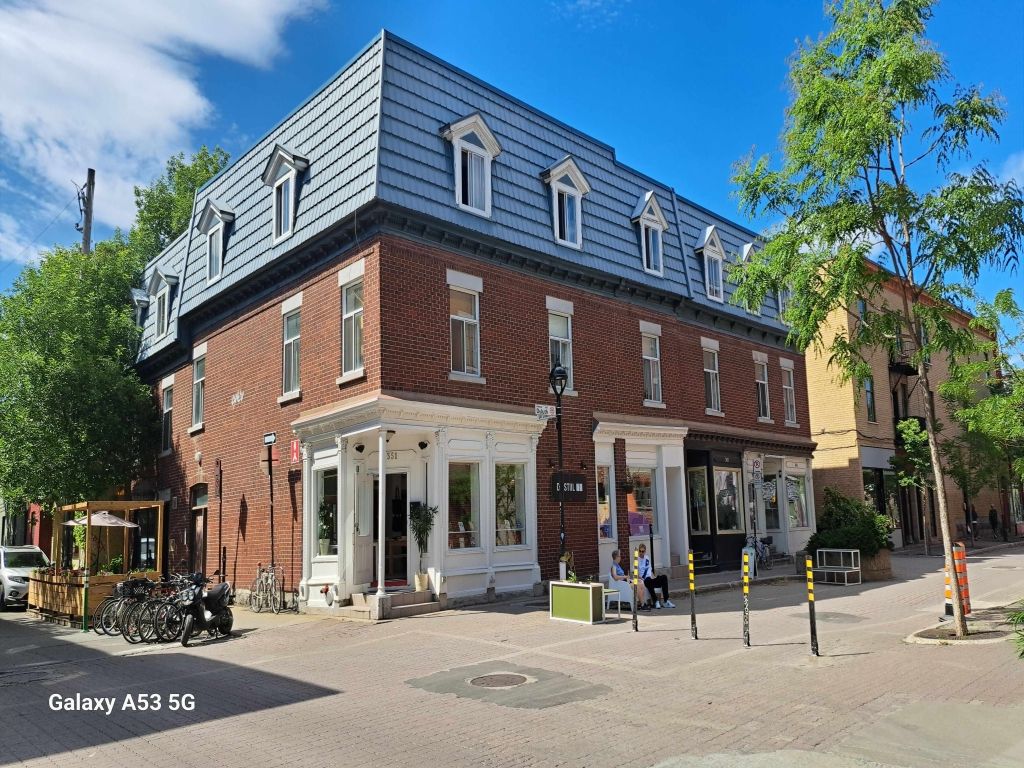 LOCAL COMMERCIAL � LOUER SUR LE PLATEAU MONT-ROYAL