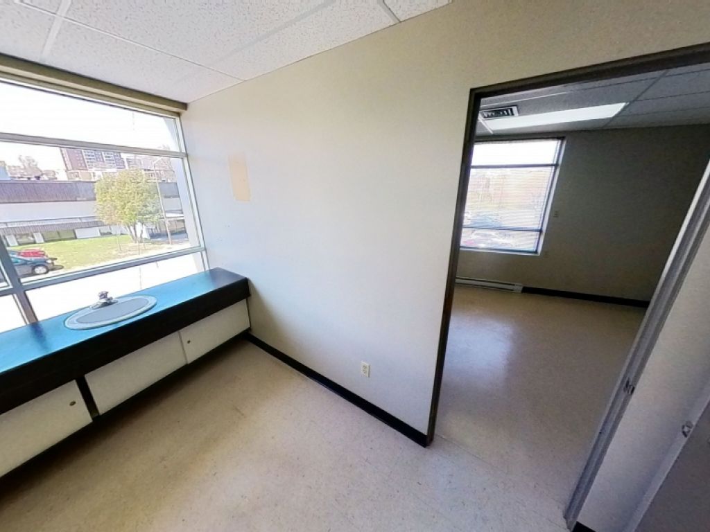 BUREAUX SECTEUR MAIZERET - CENTRE MAILLOUX - 2 100 pc