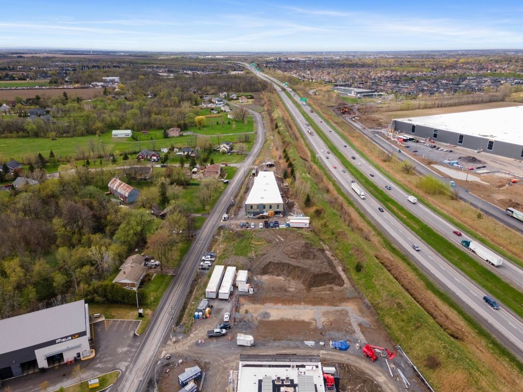 Espace Industriel et Commercial de Premier Choix � Louer