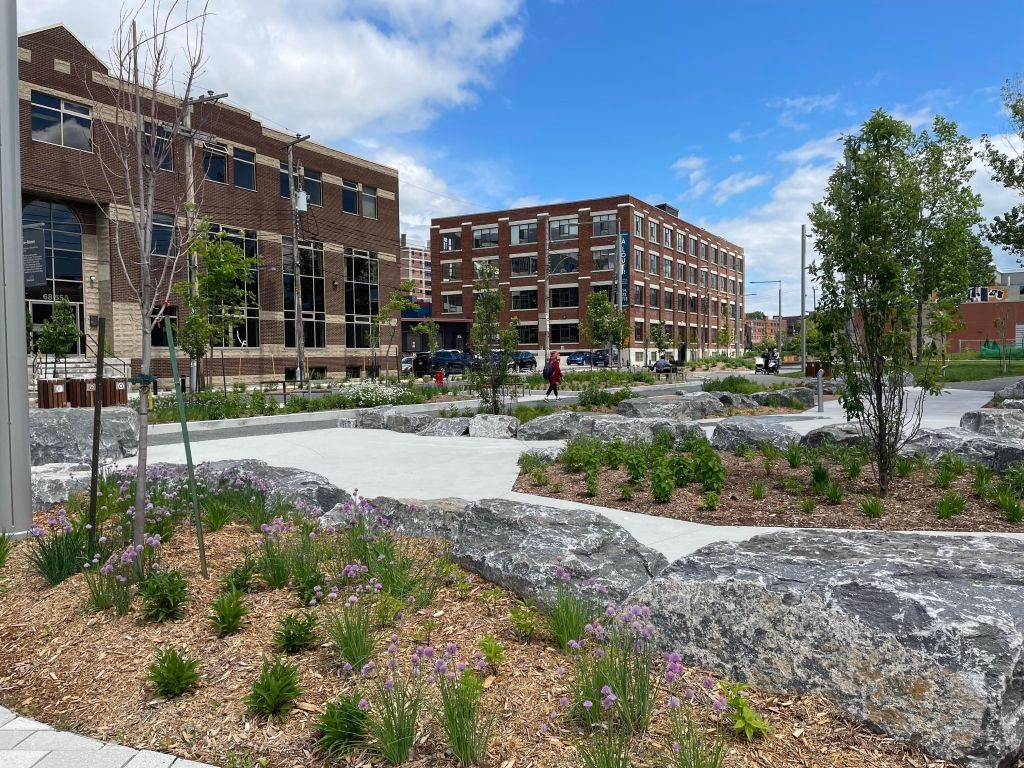 Espaces bureaux de style loft � louer-District Beaumont-6855 de l'�p�e