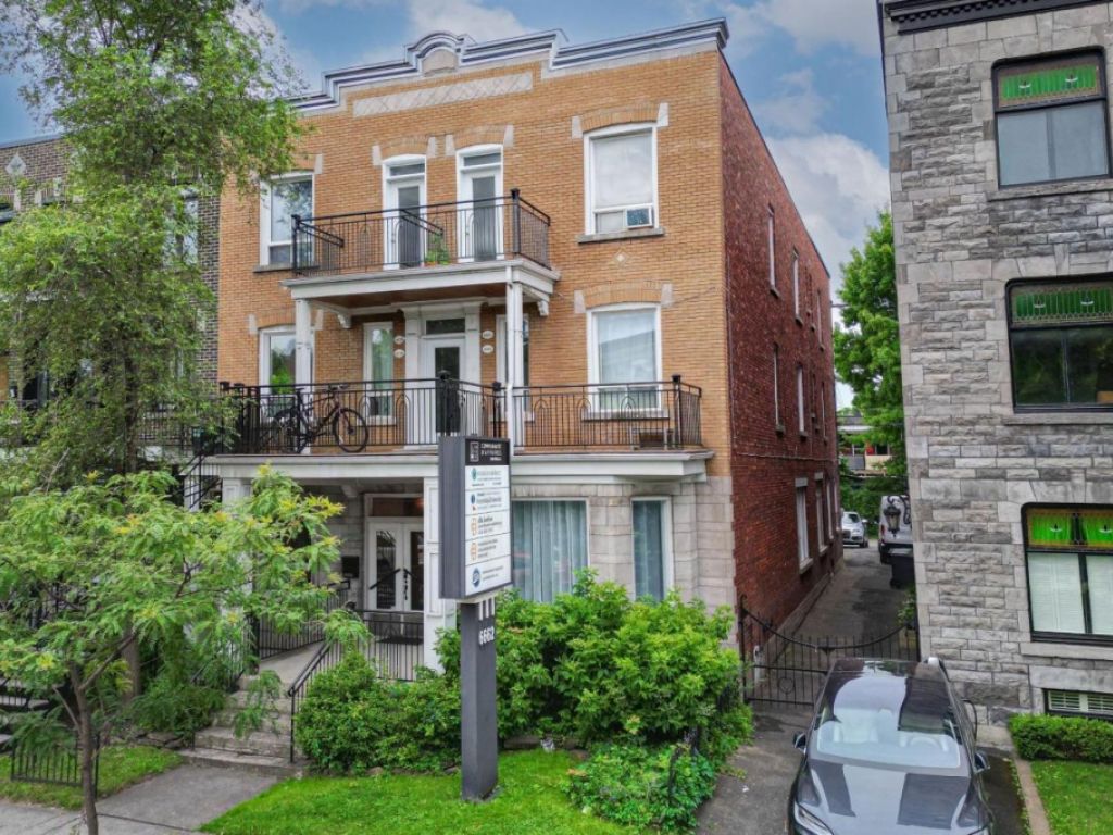 Tr�s grand 5plex semi-commercial � Montr�al