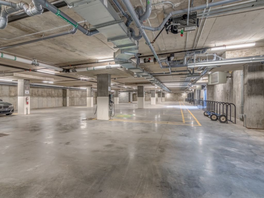 MILWORK-Espaces de bureau de haute qualit� � louer au c�ur du Mile-Ex