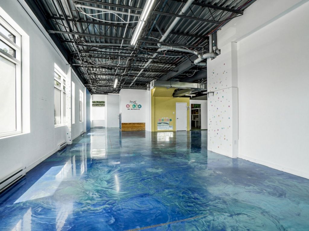 Espace commercial Unit� de coin � louer