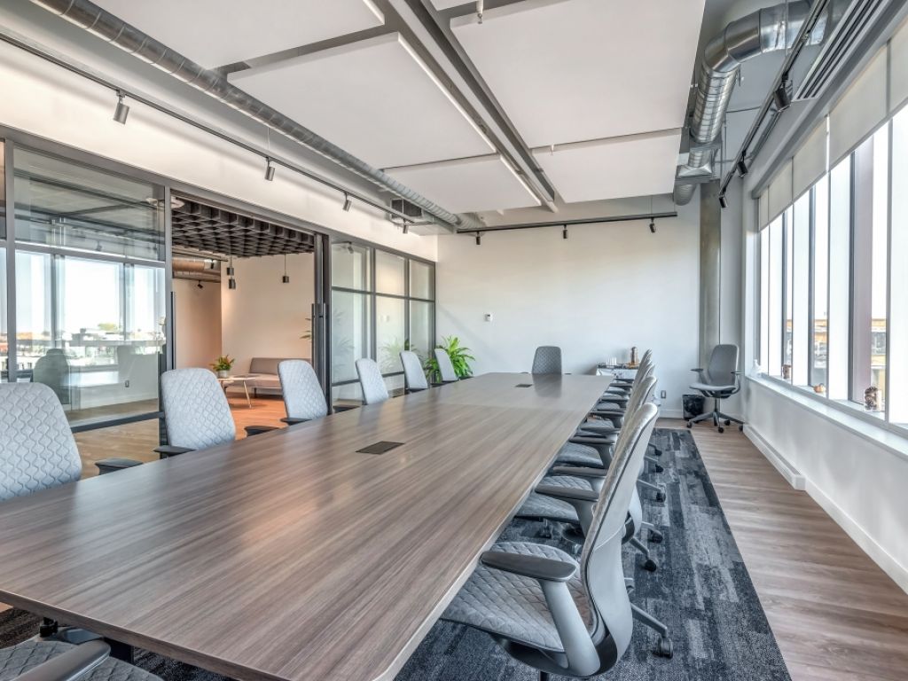 MILWORK-Espaces de bureau de haute qualit� � louer au c�ur du Mile-Ex