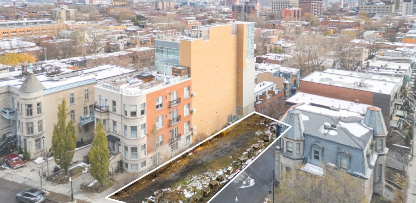 Terrain multir&eacute;sidentiel et commercial &agrave; vendre - &Agrave; vendre