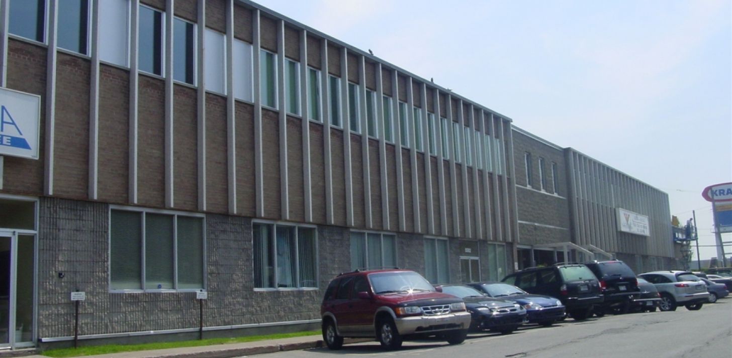 5584 de la C&ocirc;te-de-Liesse Road - For Rent