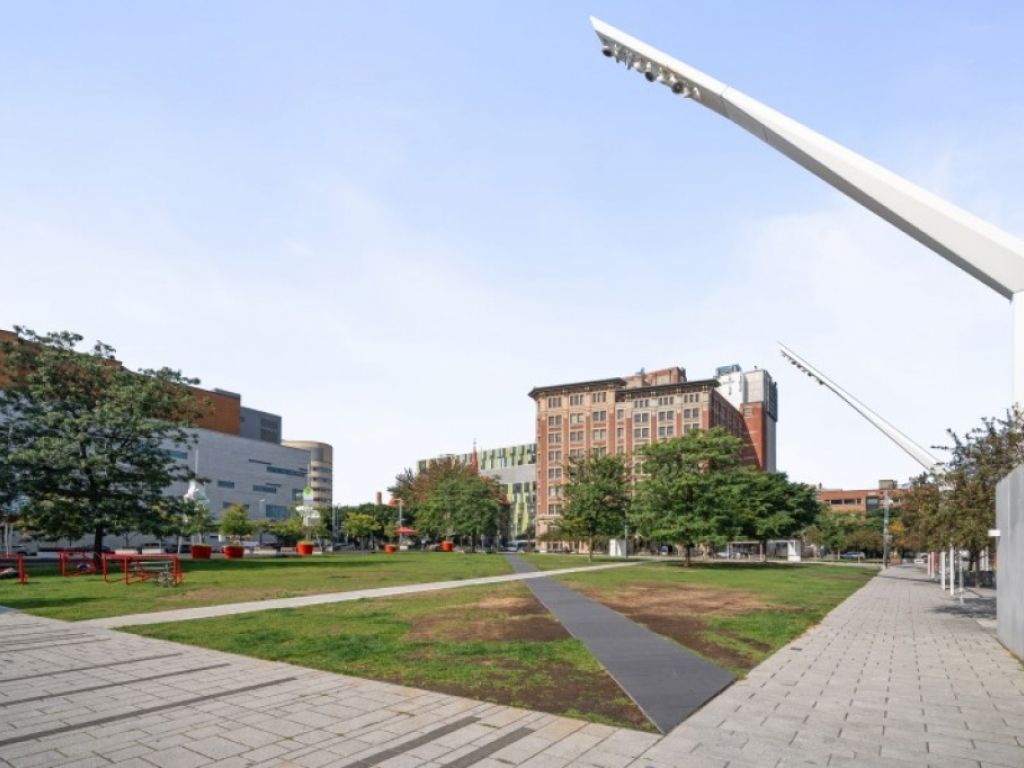 Espace commercial de coin � louer Quartier des spectacles