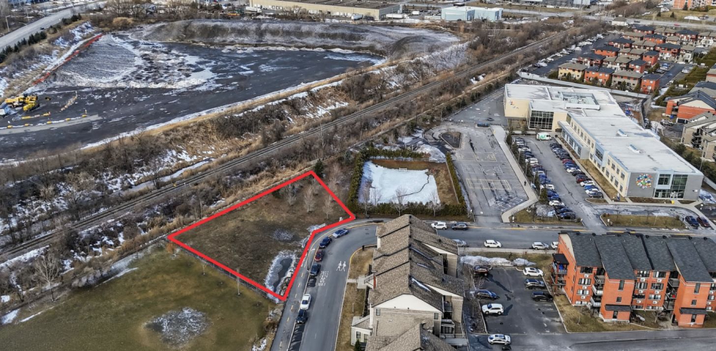 TERRAIN COMMERCIAL PUBLIC ET INSTITUTIONNEL &Agrave; VENDRE - &Agrave; vendre