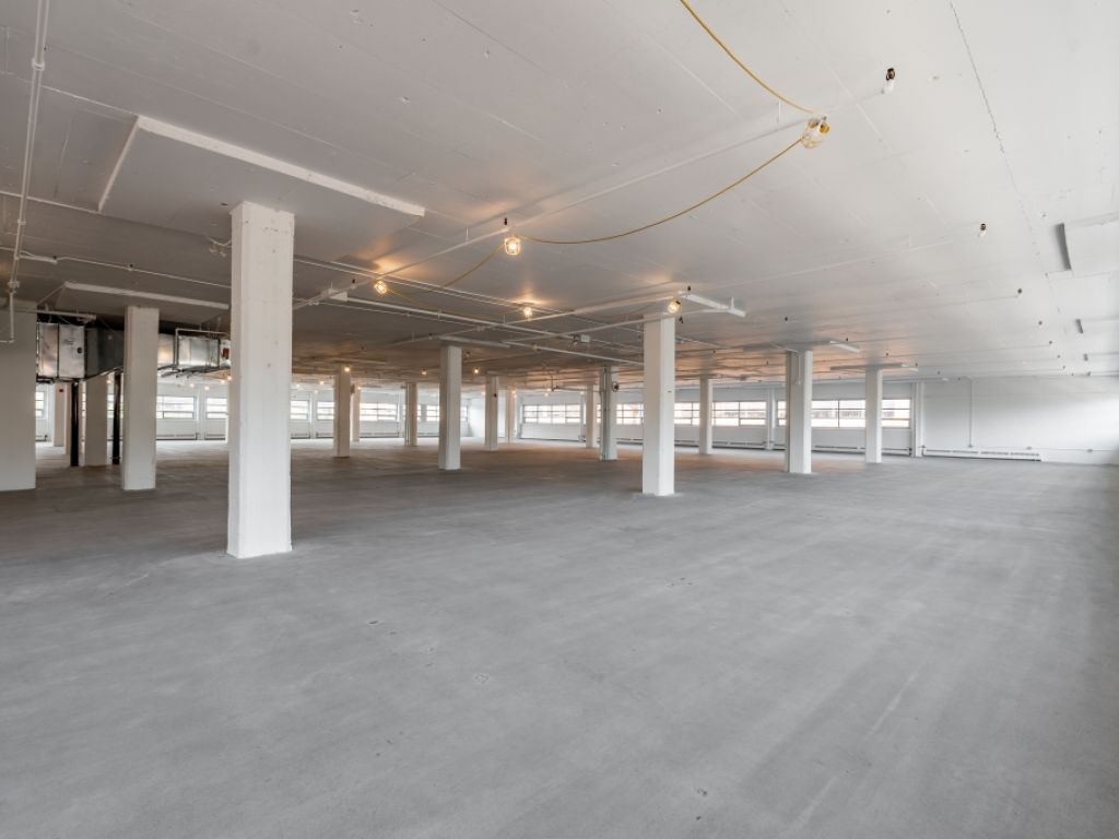 BUREAUX LOFTS DANS LE HUB IA