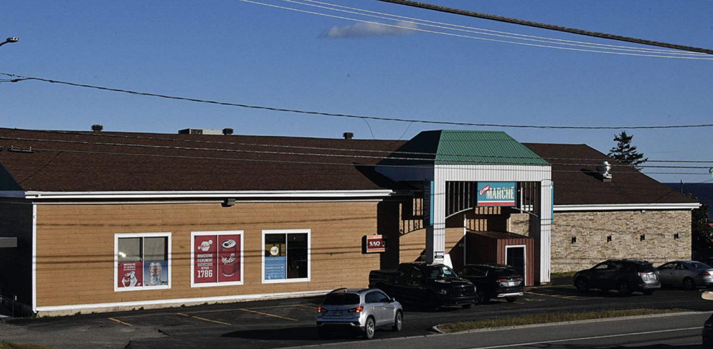 Intermarch&eacute; &agrave; vendre - &Agrave; vendre