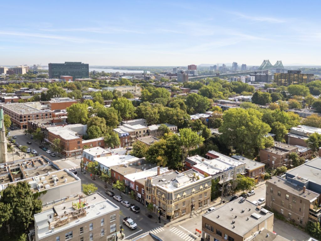 COMMERCIAL SPACE FOR RENT