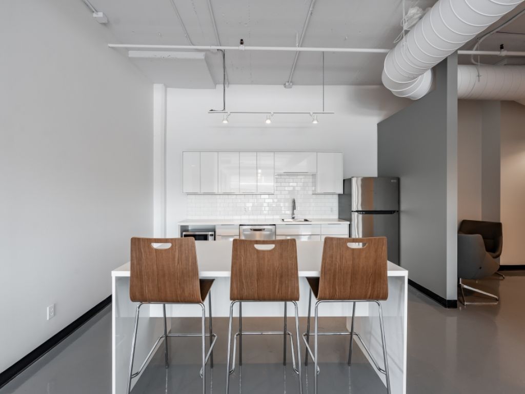 BUREAUX LOFTS DANS LE HUB IA
