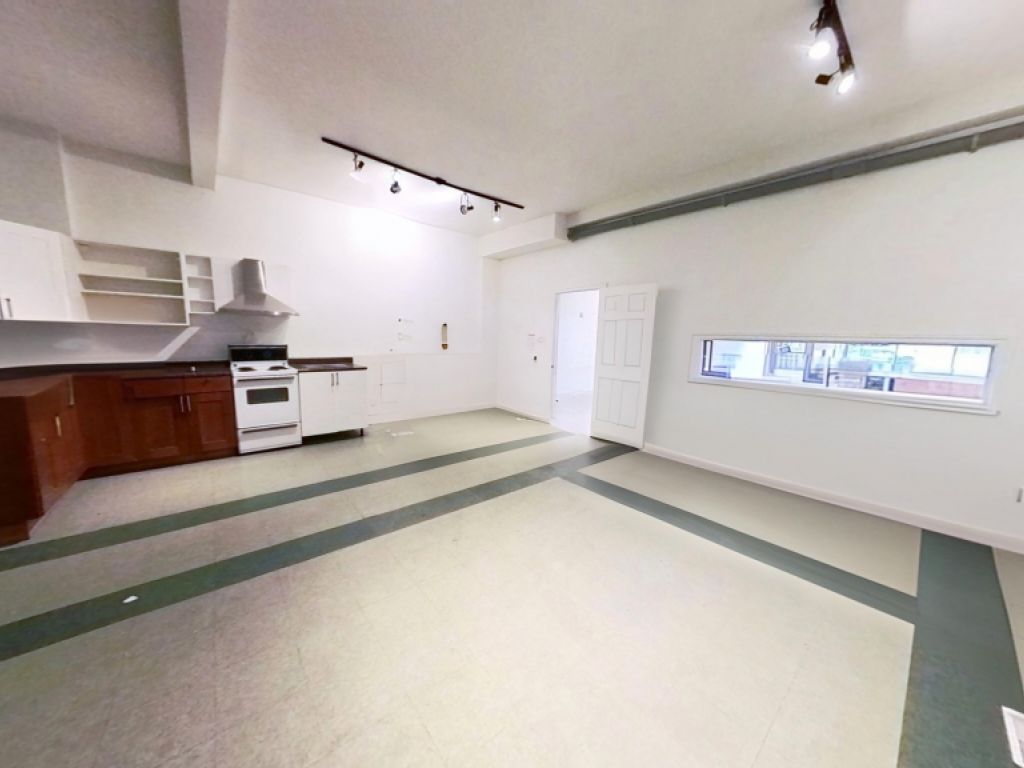 LOCAL COMMERCIAL ST-JOSEPH EST QU�BEC