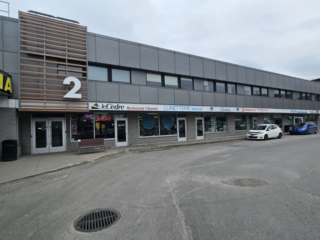 Bureau 220 - Plaza Laval � Ste-Foy