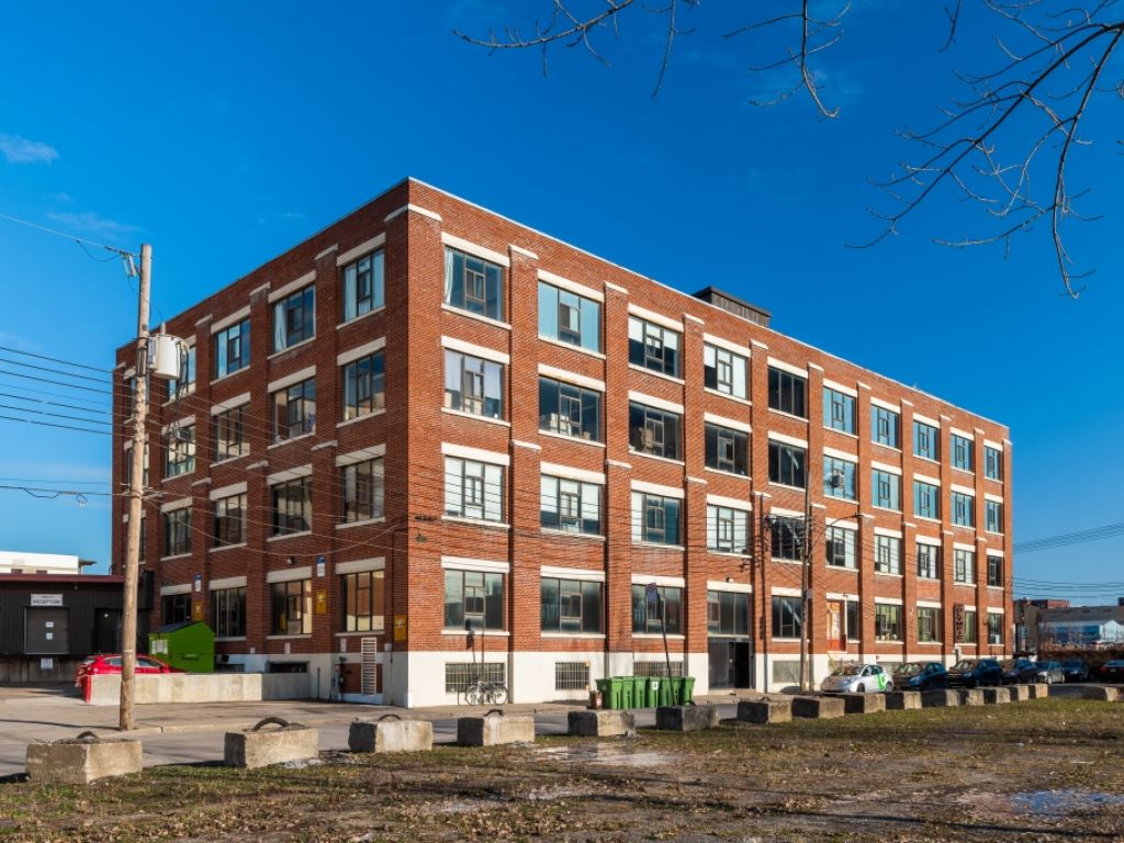 Espaces bureaux et industriels � louer-District Beaumont-6833 De L'�p�e