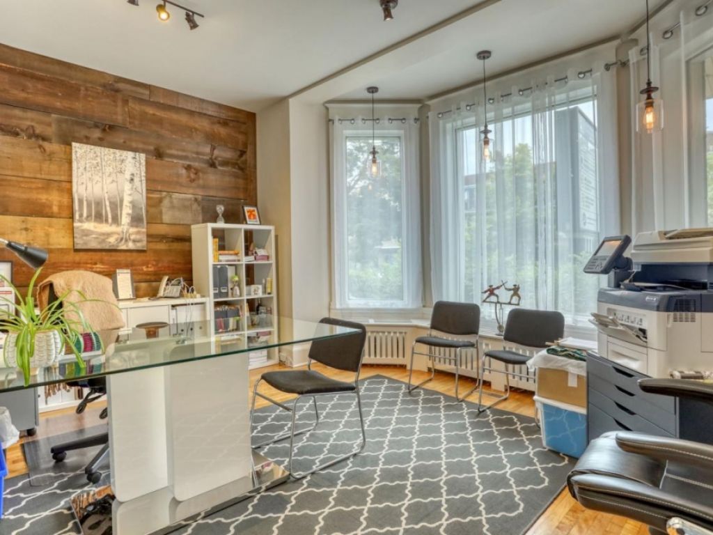 Tr�s grand 5plex semi-commercial � Montr�al