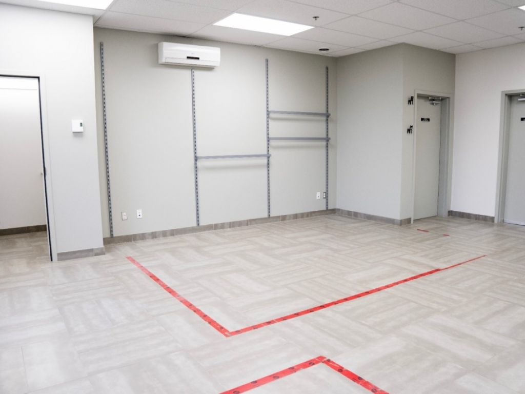 Bureau, showroom et entrep�t