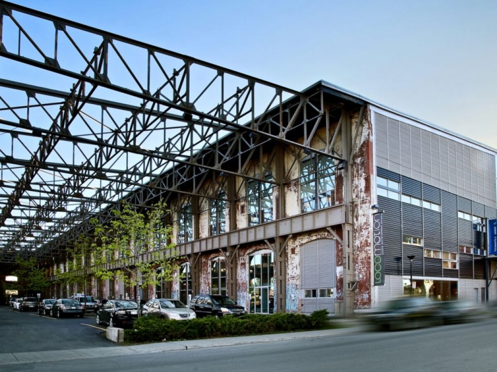 Technop�le Angus     Magnifique espace partag� de 2522 pi ca