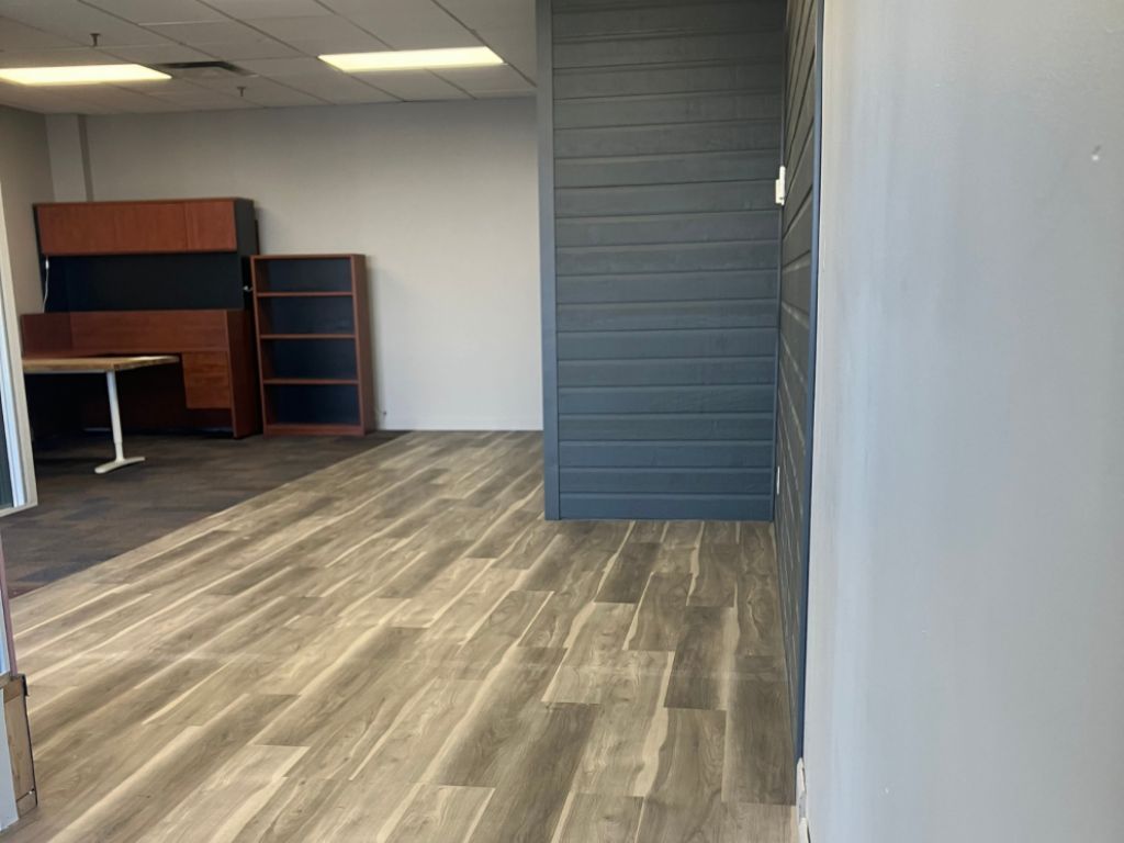 Local Commercial Bouvier-Lebourgneuf-Quebec 900pi2