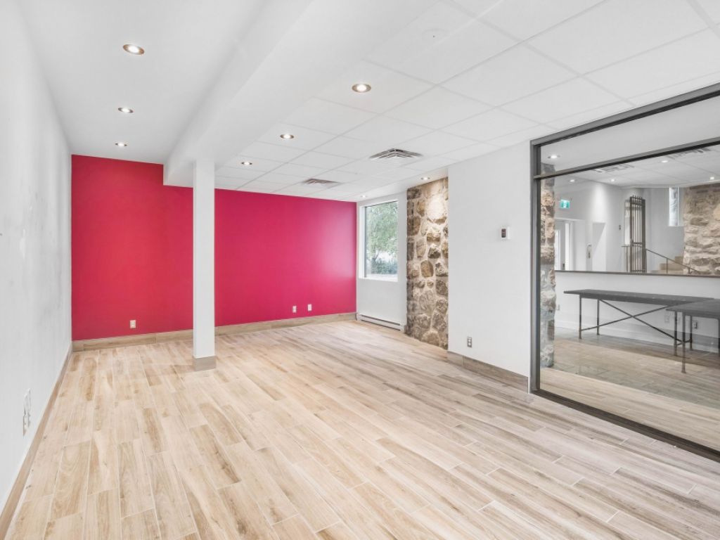 Bureau de 2875 pc dans un b�timent centenaire de Longueuil