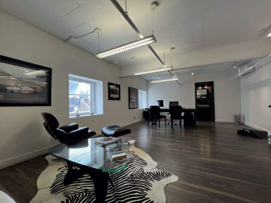 B�TIMENT COMMERCIAL ET INDUSTRIEL � VENDRE