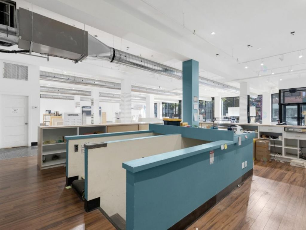 Local 8600 pc Coin Duluth / St-Laurent Montr�al Plateau