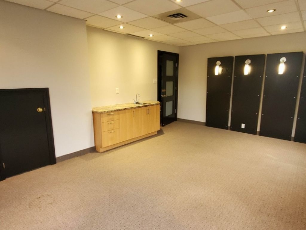 SAINT-JEAN Bureaux � louer 1500p2 au 3e �tage