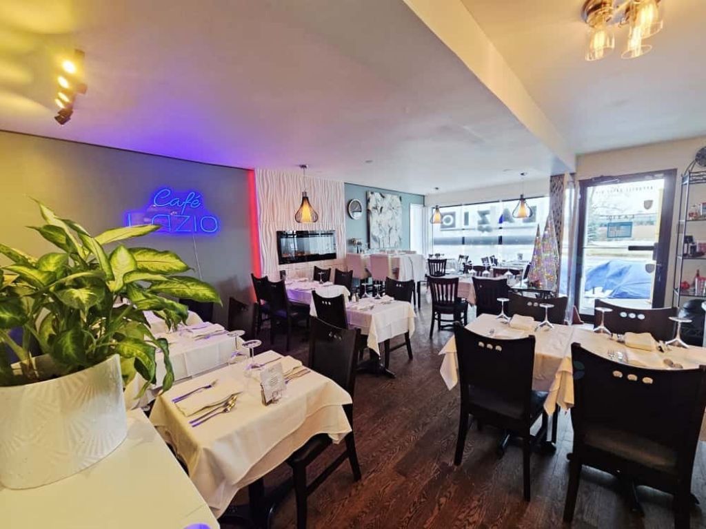 Superbe caf� cl� en main et bien �tabli � La Prairie